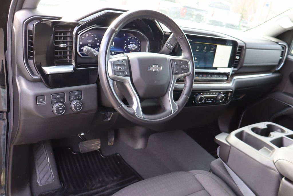 Used 2022 Chevrolet Silverado 1500 RST image 5