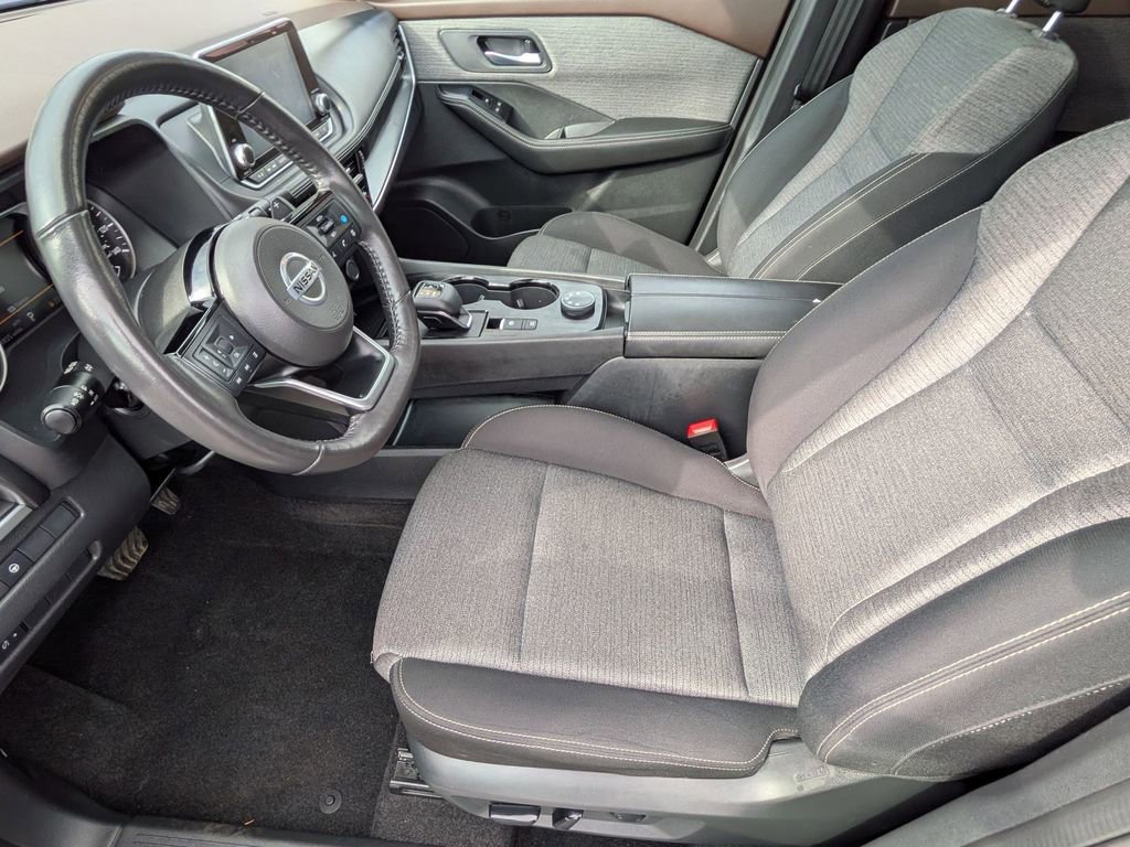 Used 2021 Nissan Rogue SV image 11