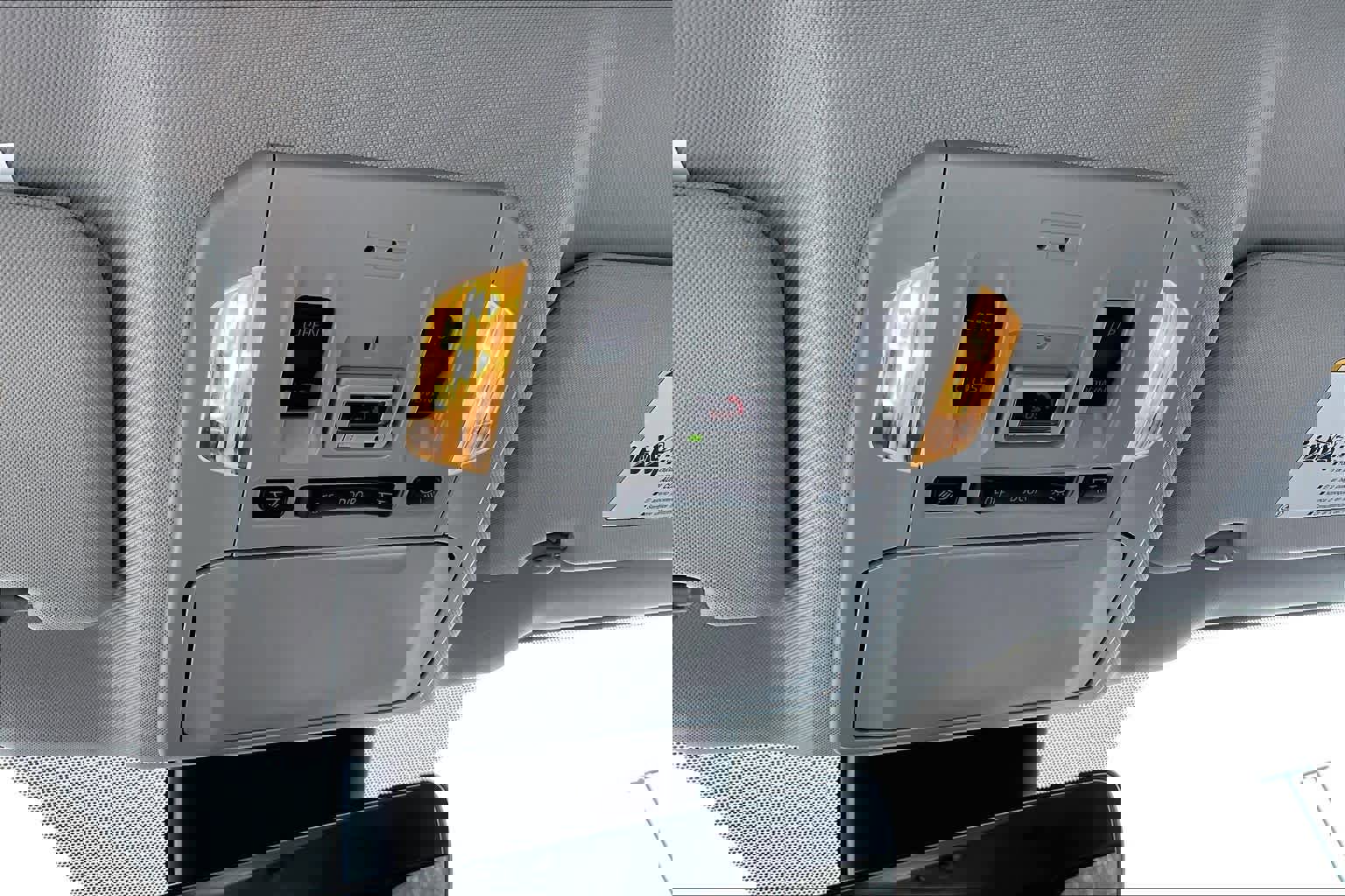 Used 2022 Toyota Highlander XLE AWD/4WD image 35