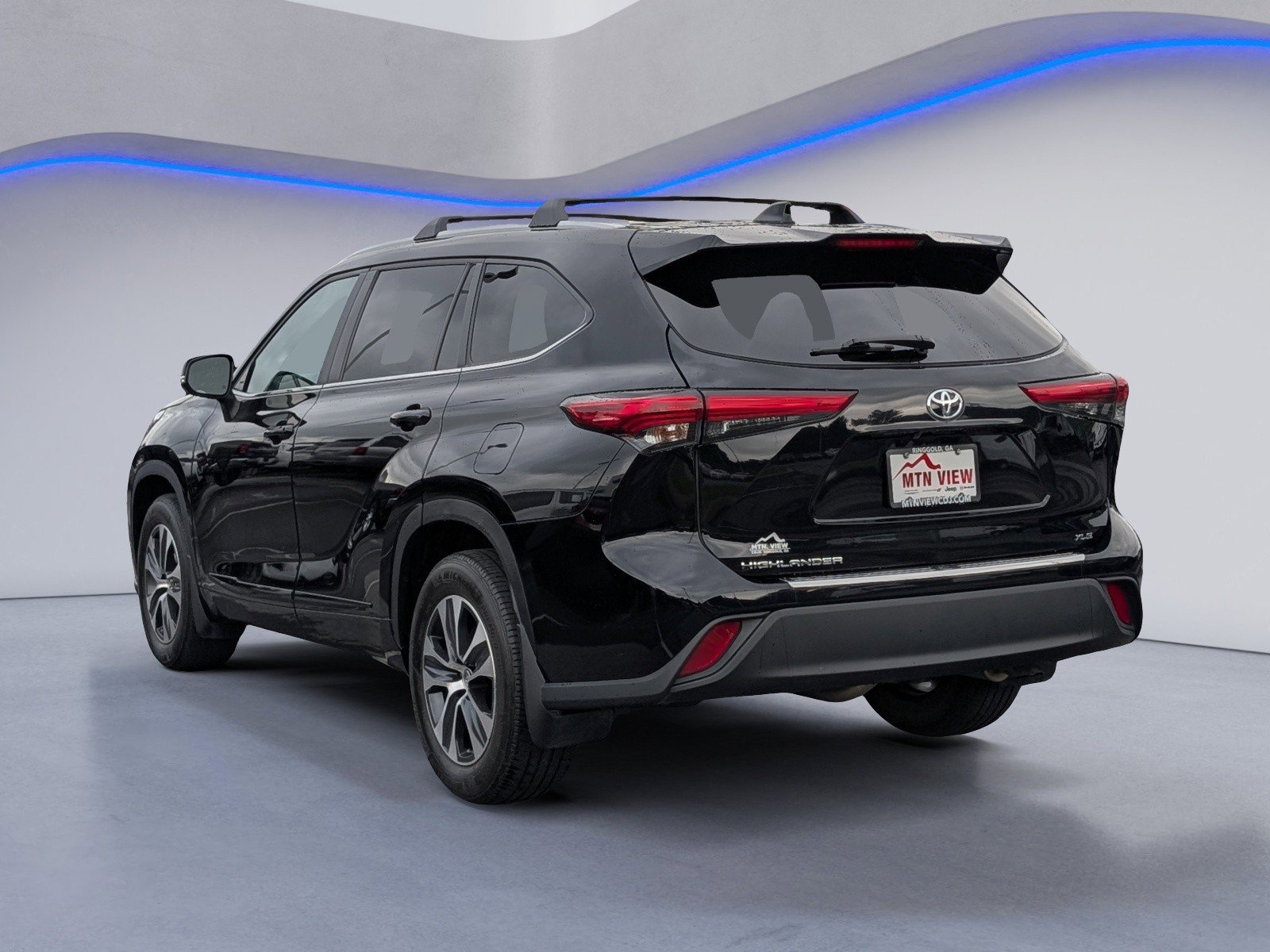 Used 2023 Toyota Highlander XLE FWD image 7