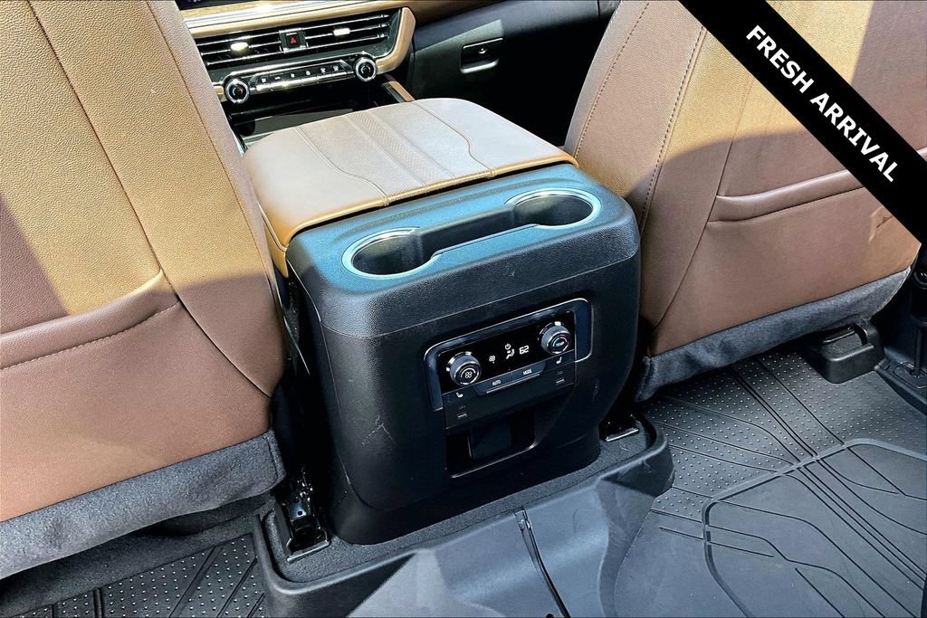 Used 2025 Chevrolet Suburban High Country w/ Sun And Tow Package AWD/4WD image 11
