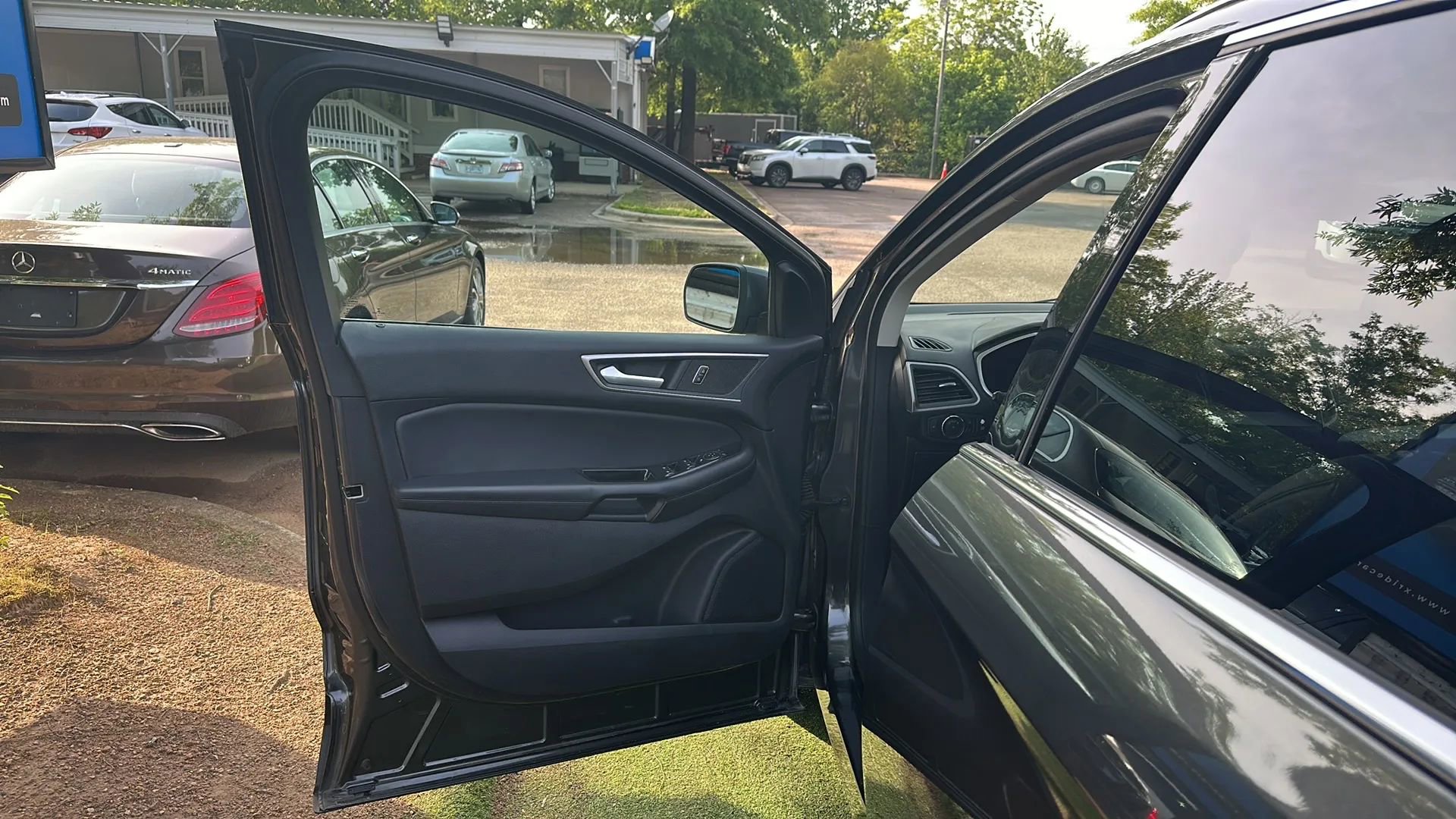 Used 2019 Ford Edge SEL w/ Equipment Group 201A FWD image 16