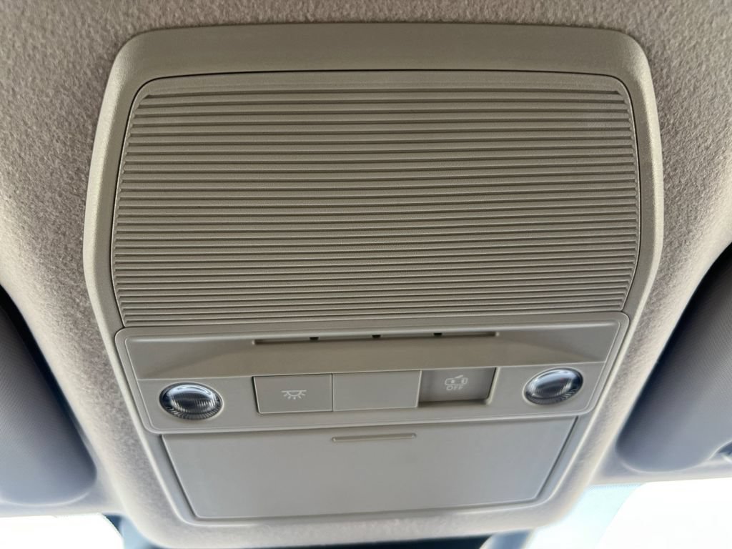 New 2027 Nissan Kicks SR w/ Cold Weather Package FWD image 8