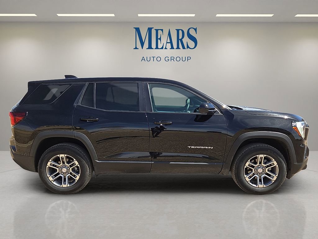 Used 2025 GMC Terrain Elevation image 6