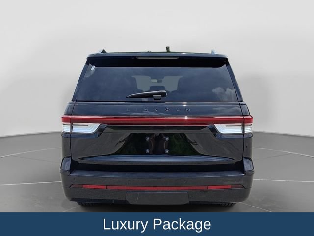 Used 2022 Lincoln Navigator L Reserve w/ Equipment Group 201A AWD/4WD image 6