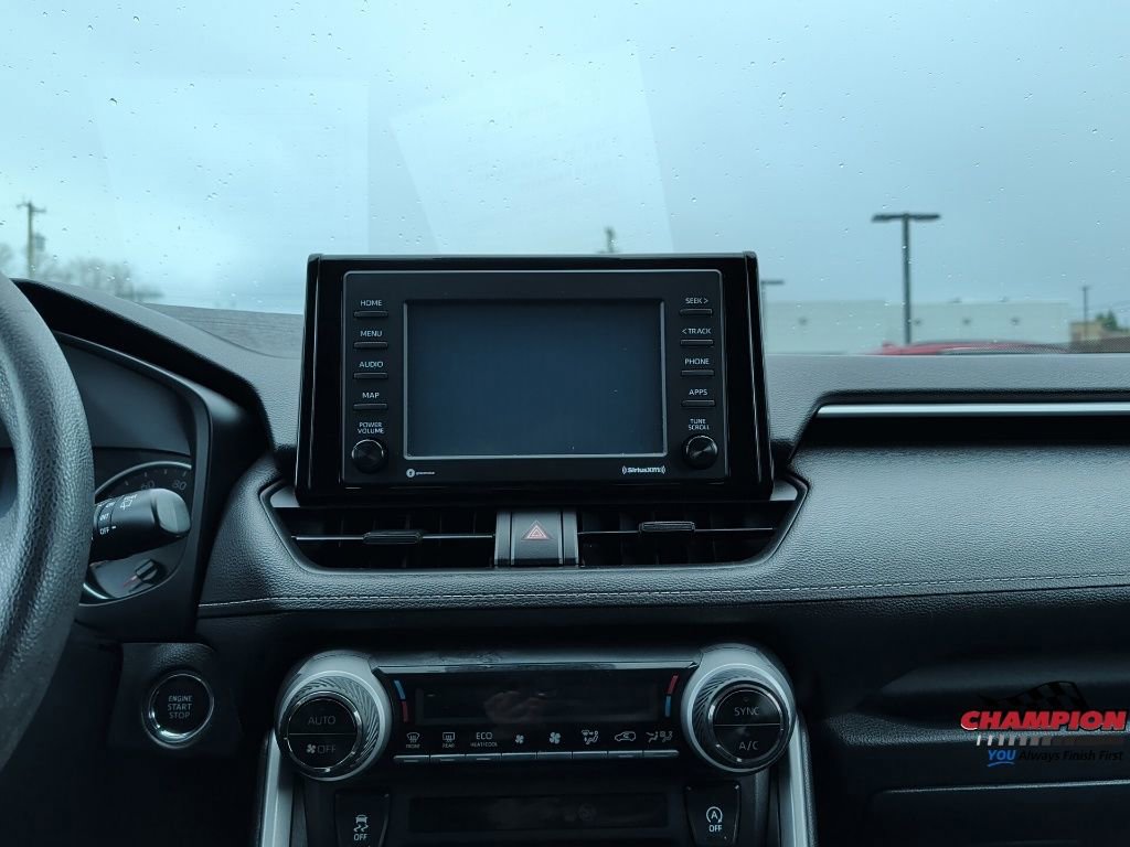 Used 2021 Toyota RAV4 XLE image 19