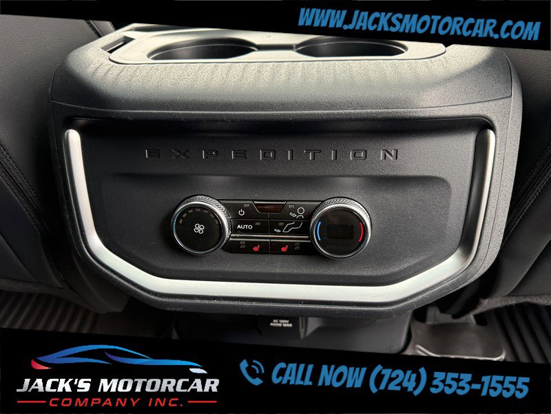 Used 2025 Ford Expedition Platinum w/ Stealth Appearance Package image 22