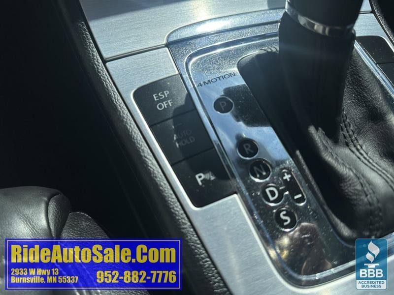 Used 2009 Volkswagen Passat VR6 AWD/4WD image 40