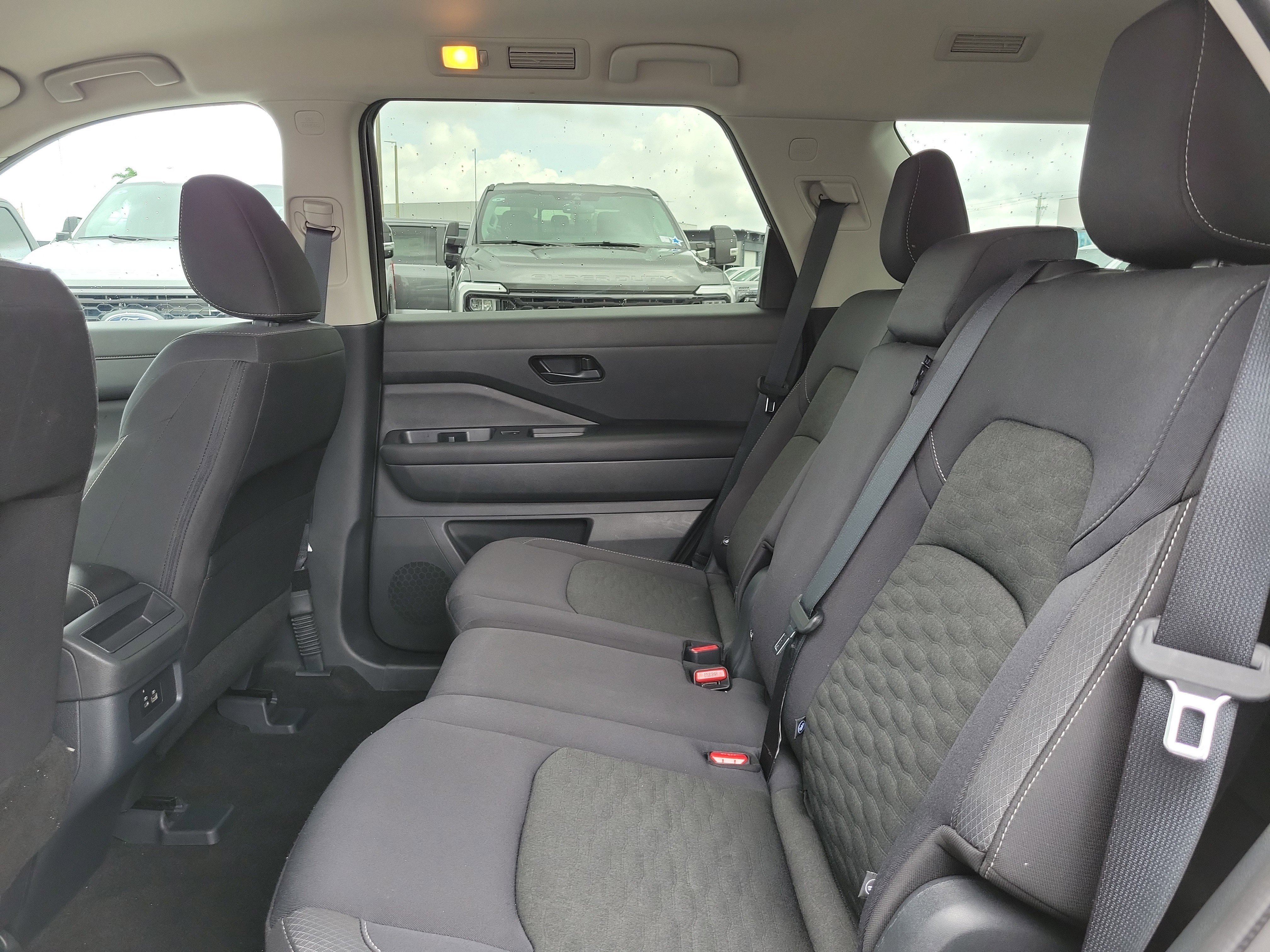 Used 2024 Nissan Pathfinder S FWD image 13