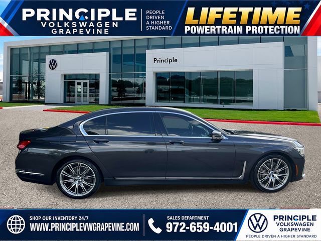 Used 2021 BMW 740i w/ Premium Package RWD image 4