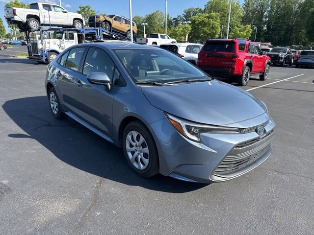 Used 2023 Toyota Corolla LE FWD image 4