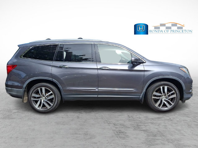 Used 2017 Honda Pilot Touring image 7