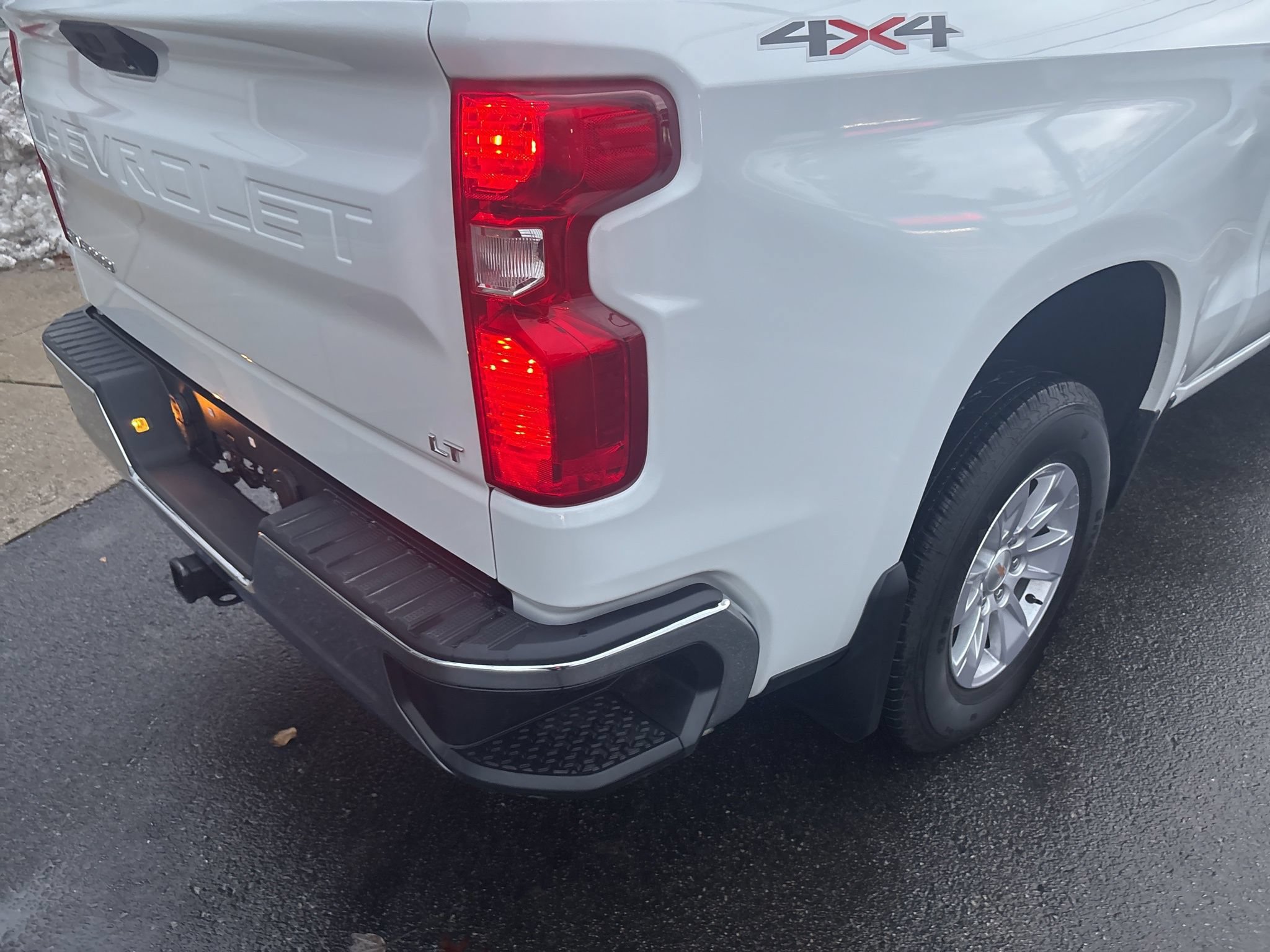 Used 2025 Chevrolet Silverado 1500 LT w/ Protection Package AWD/4WD image 4