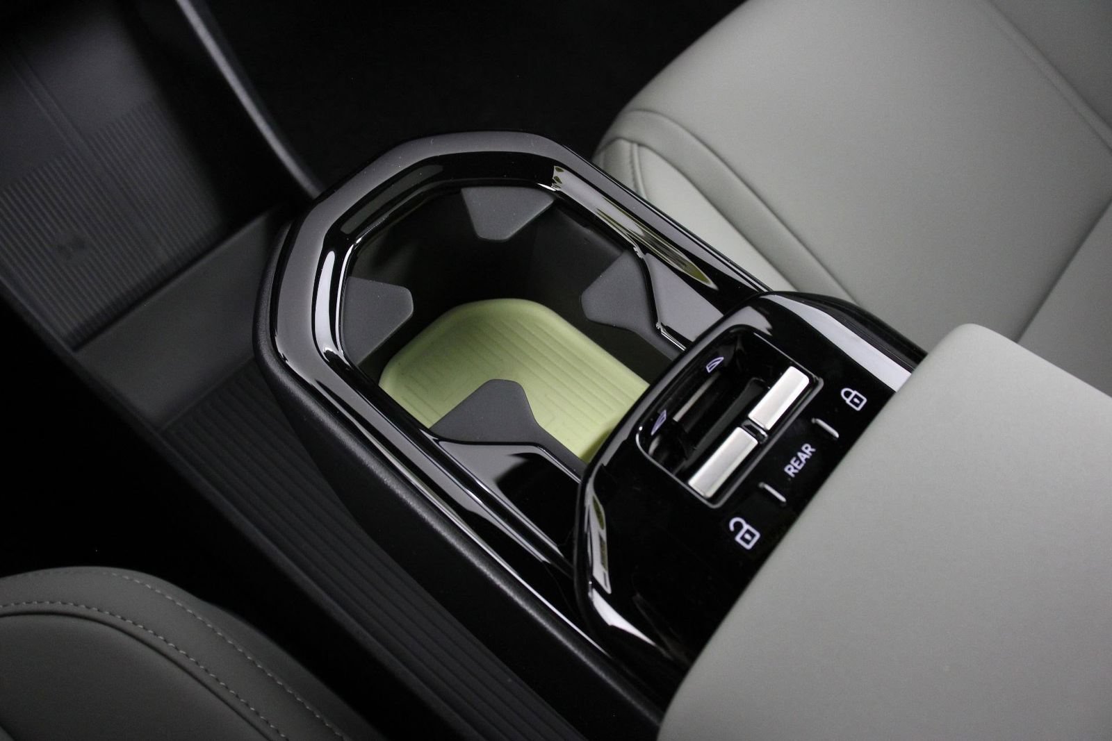 New 2026 Volvo EX30 Plus AWD/4WD image 7