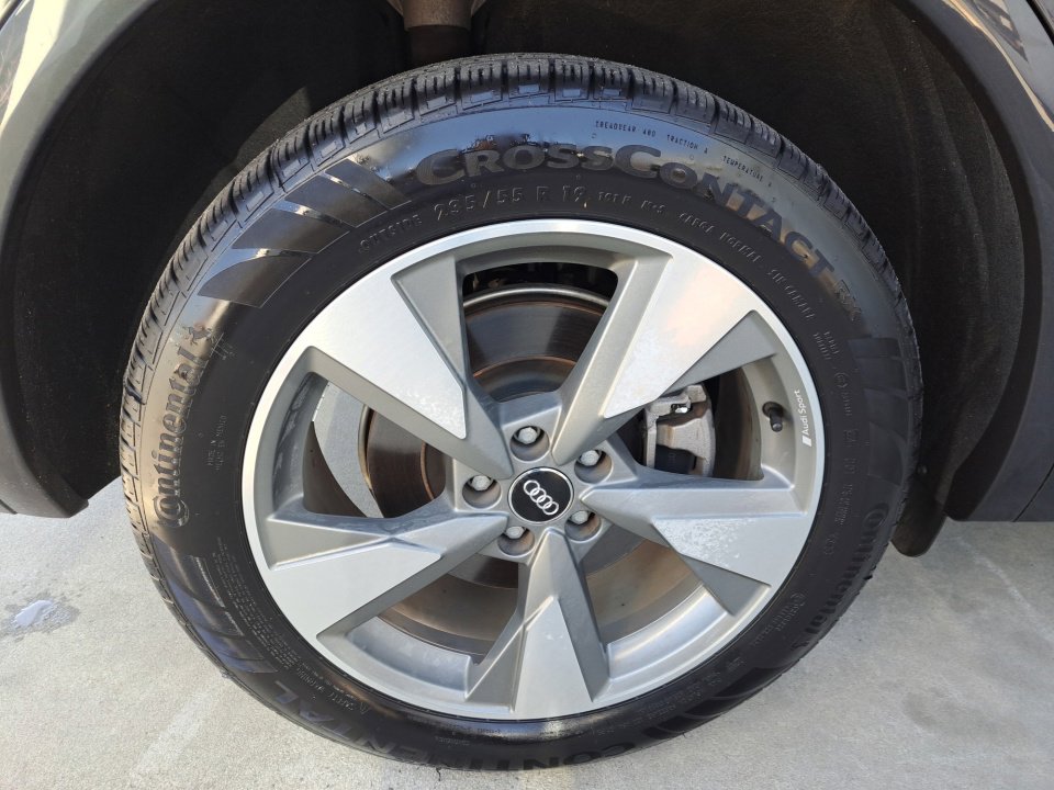 Used 2020 Audi Q5 2.0T Premium w/ Titanium Sport Package image 18