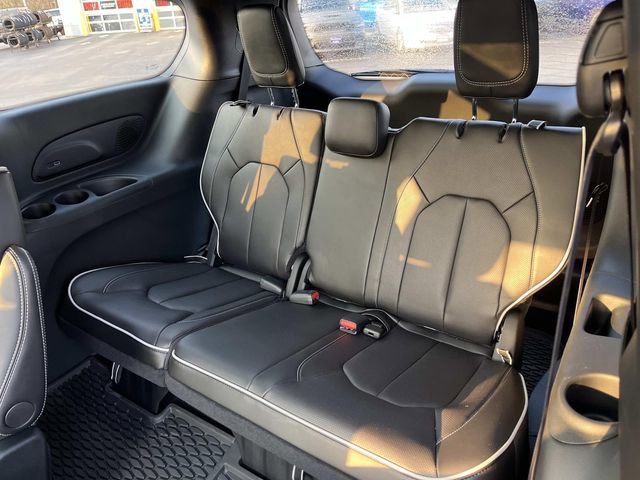 New 2026 Chrysler Pacifica Limited w/ S Appearance Package AWD/4WD image 18