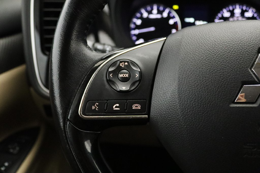 Used 2016 Mitsubishi Outlander SE FWD image 20