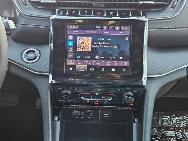 New 2025 Jeep Grand Cherokee Altitude image 13