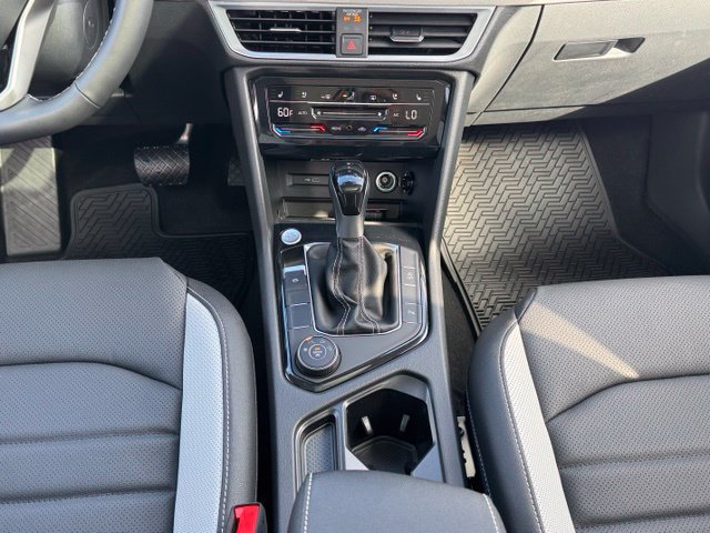 New 2027 Volkswagen Taos SEL AWD/4WD image 16