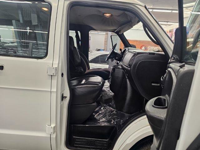 Used 2001 Dodge B2500 Passenger image 18