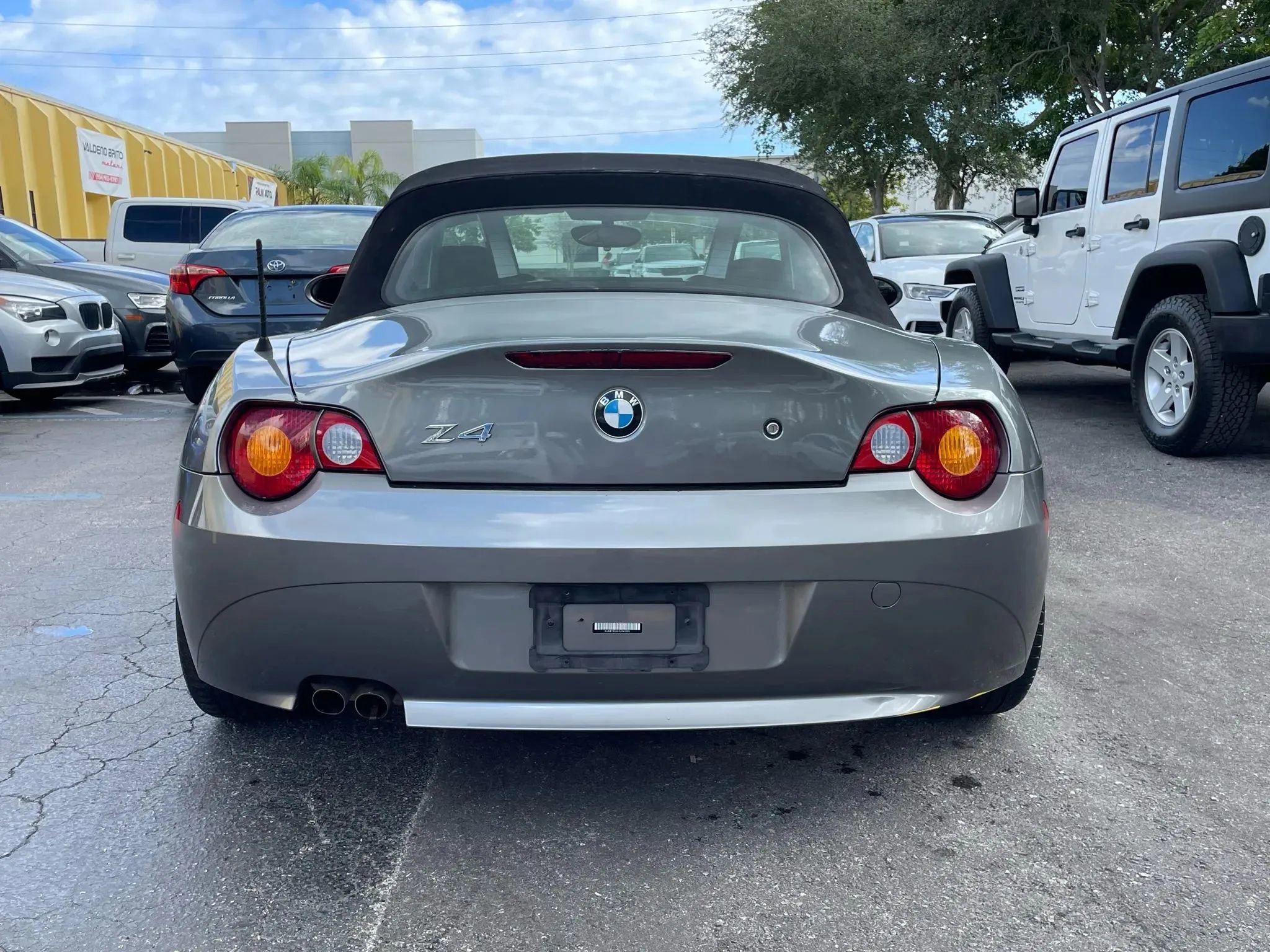 Used 2003 BMW Z4 2.5i image 11