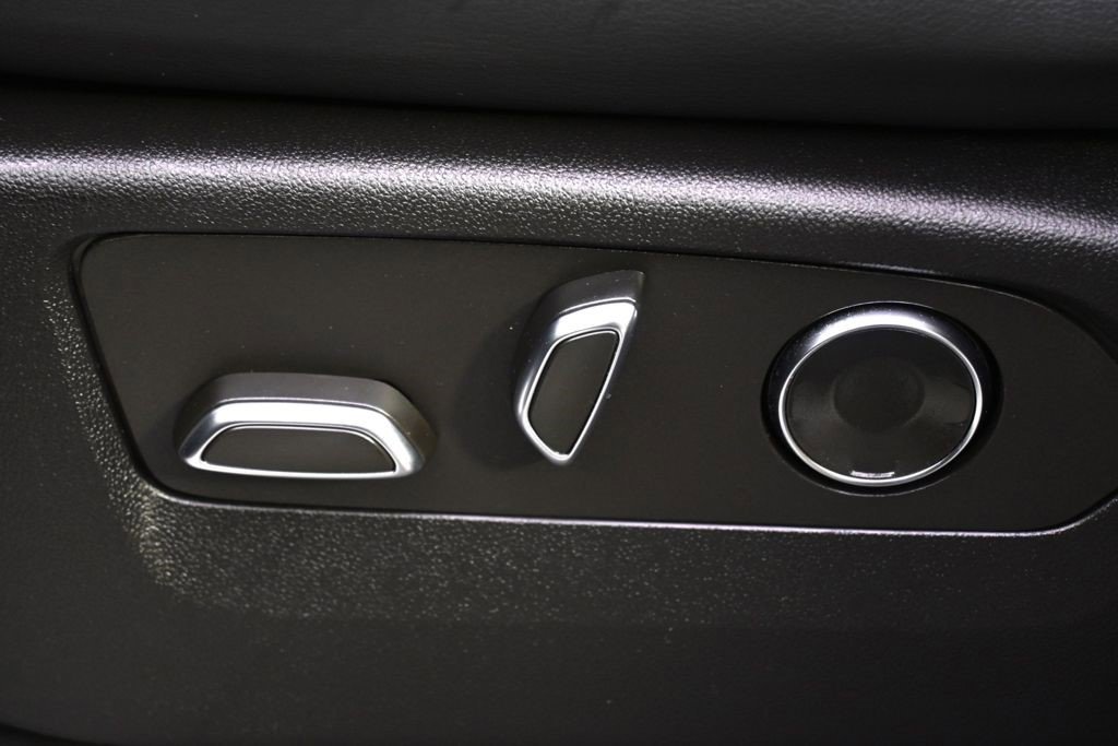 Certified 2023 Cadillac Escalade Premium Luxury AWD/4WD image 14