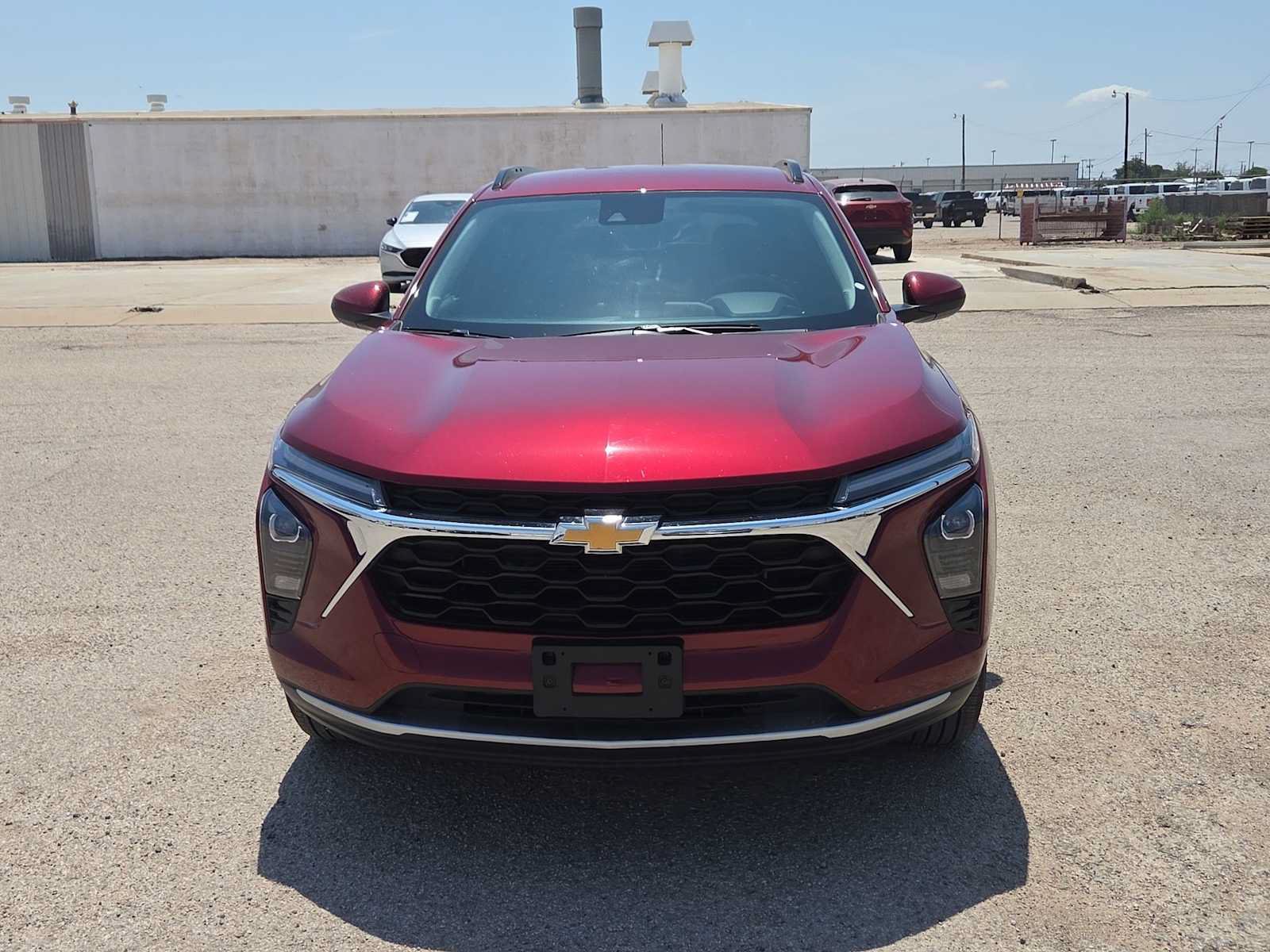 Used 2025 Chevrolet Trax LT FWD image 3