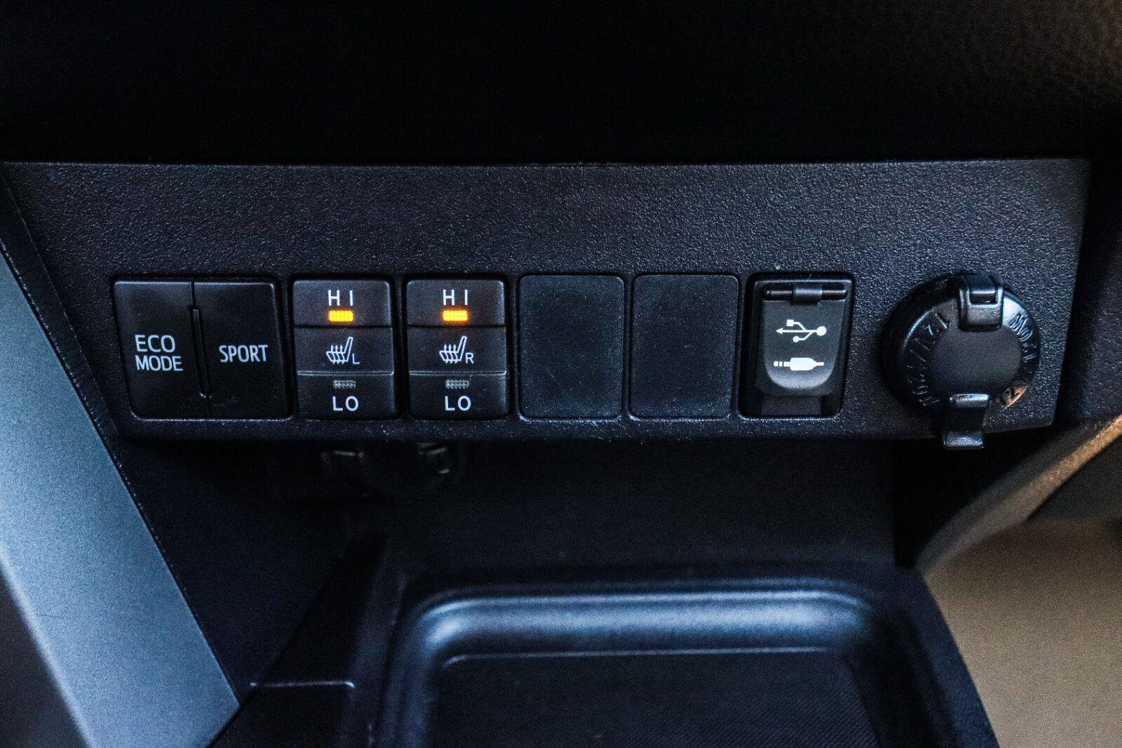 Used 2016 Toyota RAV4 Limited FWD image 11
