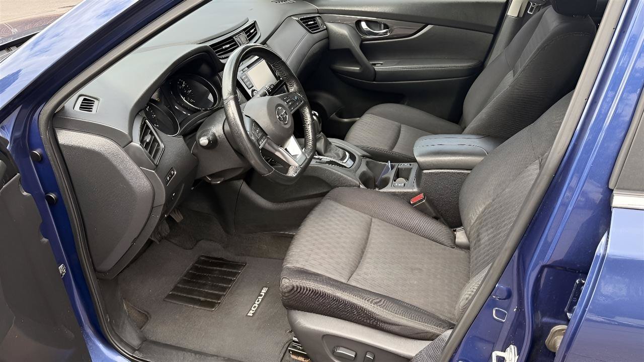 Used 2019 Nissan Rogue SV w/ Premium Package AWD/4WD image 9
