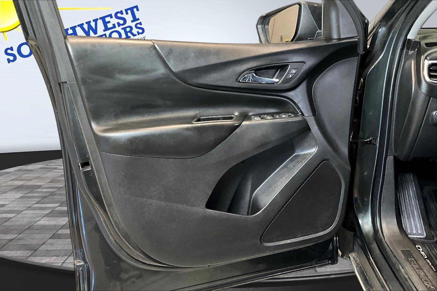 Used 2020 Chevrolet Equinox LT FWD image 20