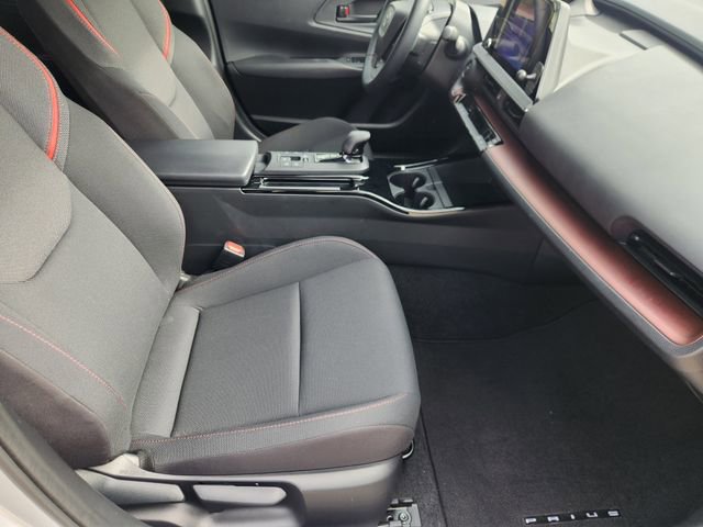 Used 2026 Toyota Prius Plug-In Hybrid FWD image 14