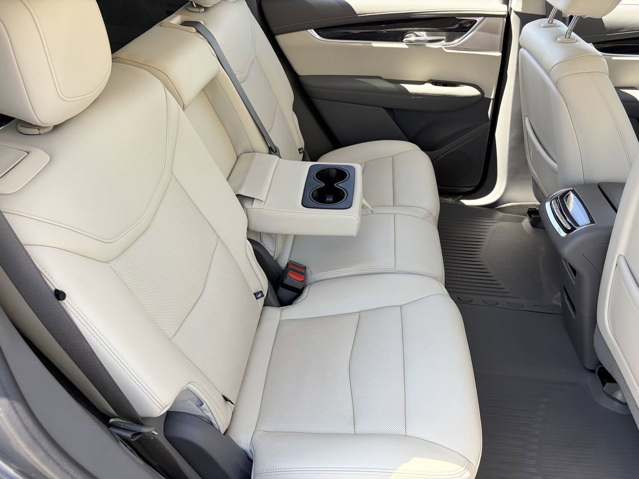 Used 2020 Cadillac XT6 Premium Luxury FWD image 12