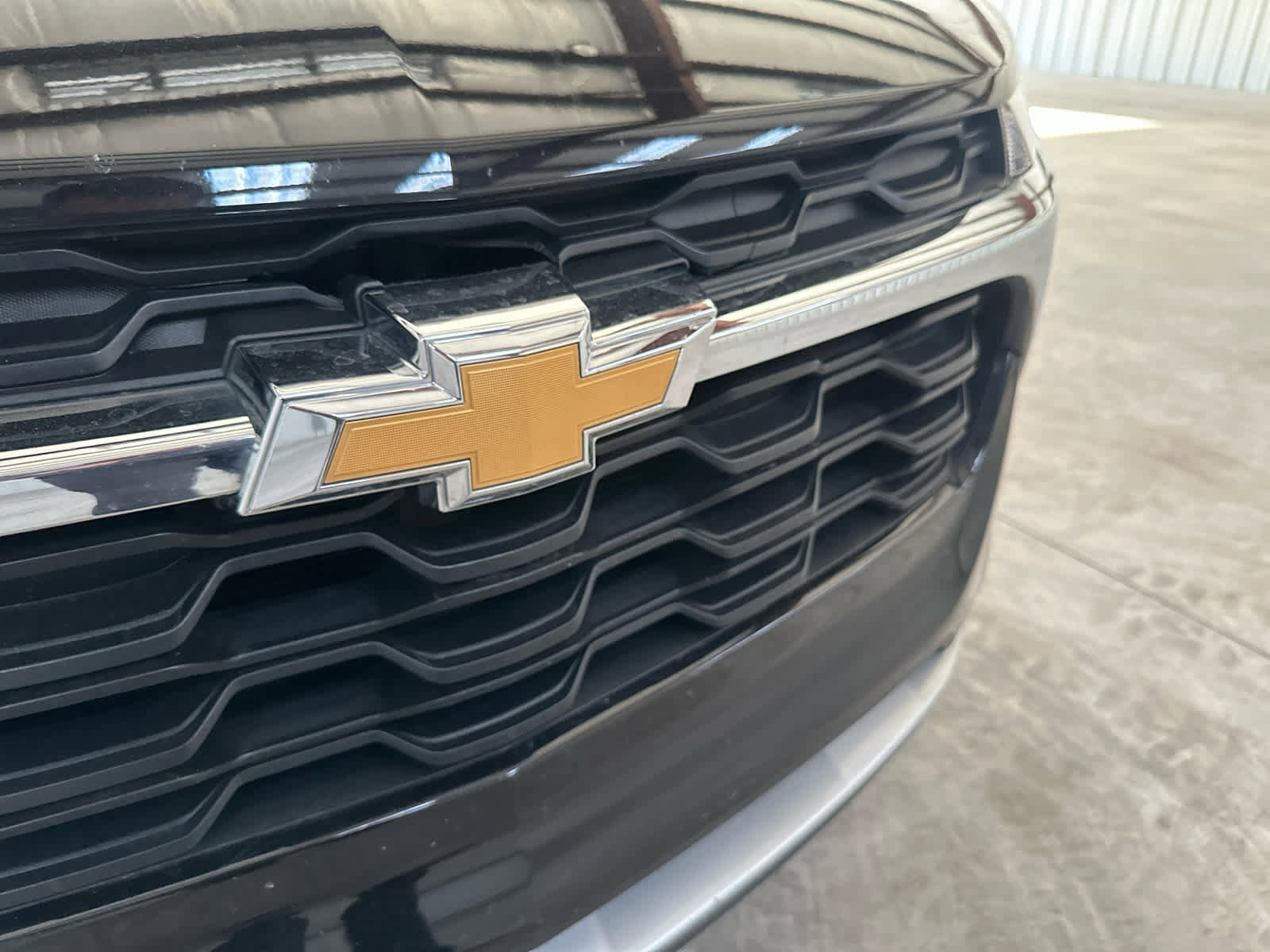 Used 2025 Chevrolet Trax LT FWD image 9