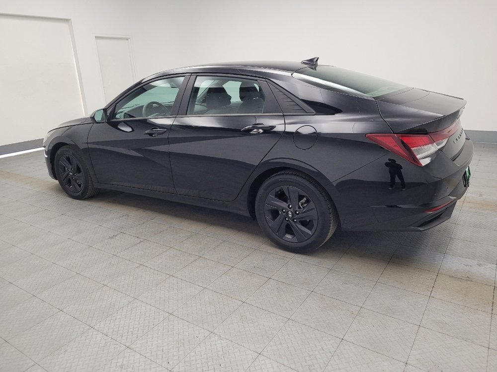 Used 2021 Hyundai Elantra SEL w/ Convenience Package image 3