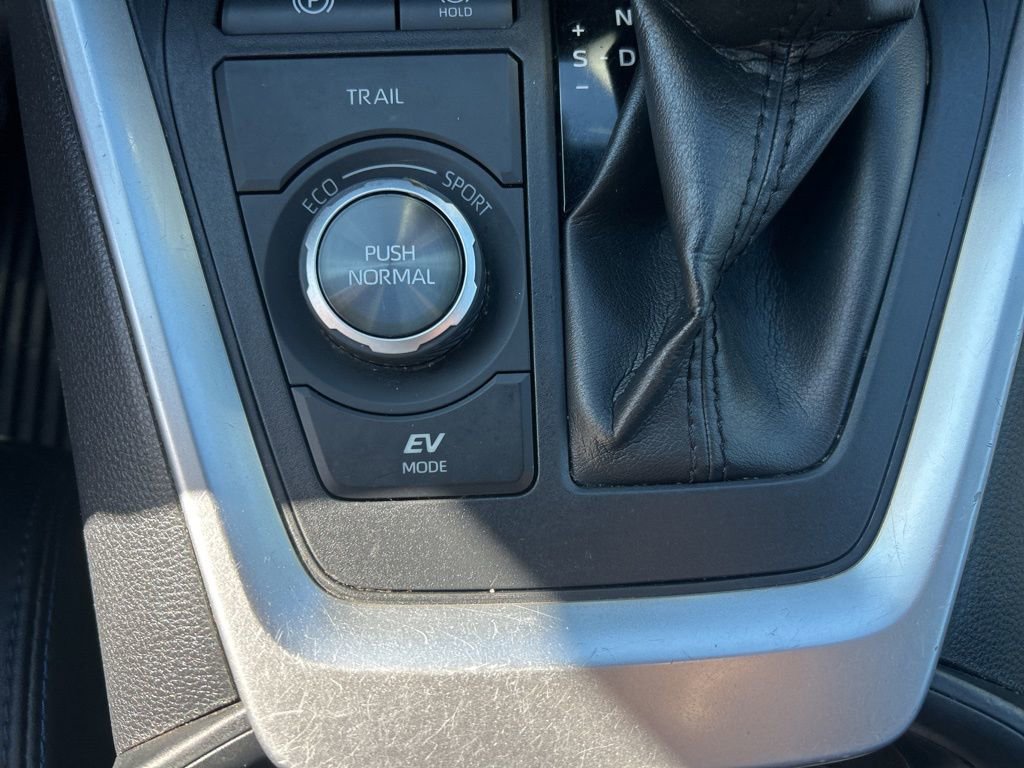 Used 2020 Toyota RAV4 XSE w/ XSE Grade Weather Package AWD/4WD image 24