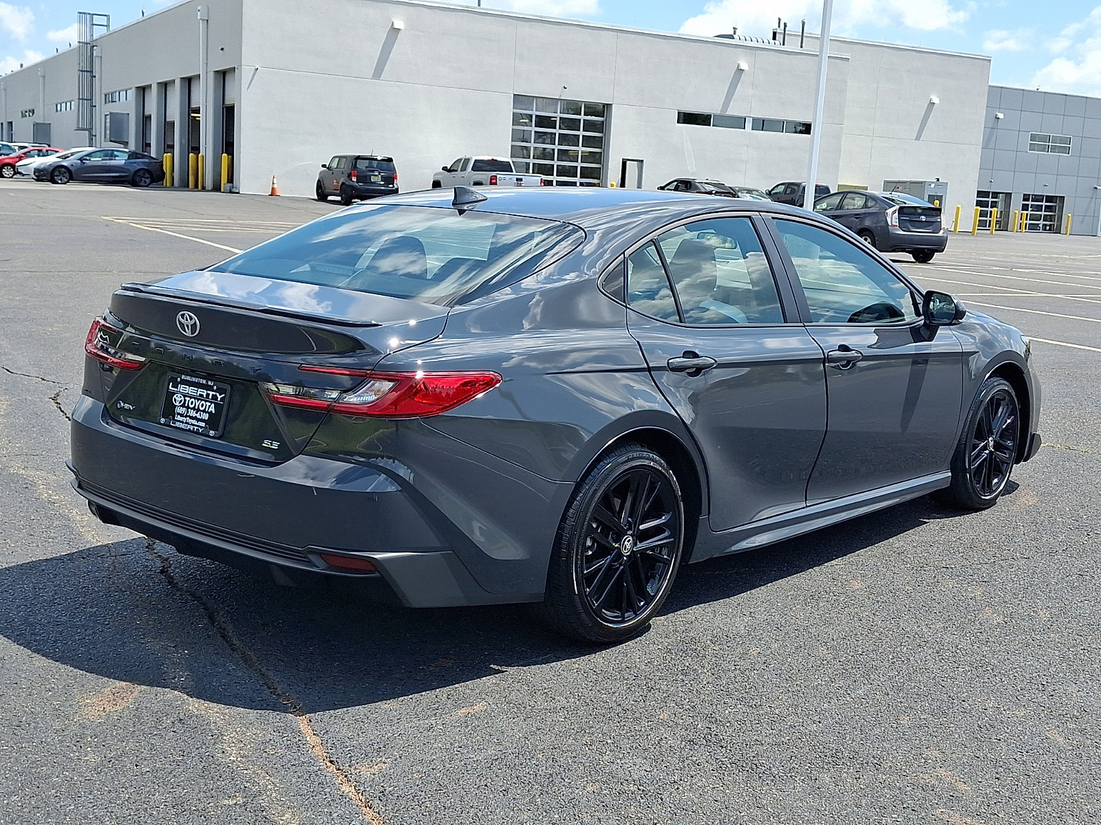 Used 2026 Toyota Camry SE FWD image 6