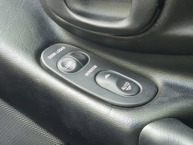 Used 2001 Chevrolet Corvette Z06 w/ Memory Pkg RWD image 23