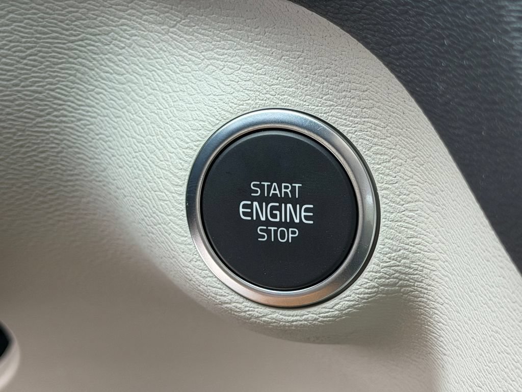 New 2026 Volvo XC40 B5 Plus w/ Climate Package AWD/4WD image 29