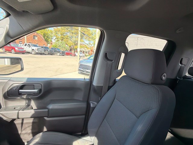 Used 2019 Chevrolet Silverado 1500 Custom w/ Custom Convenience Package AWD/4WD image 26