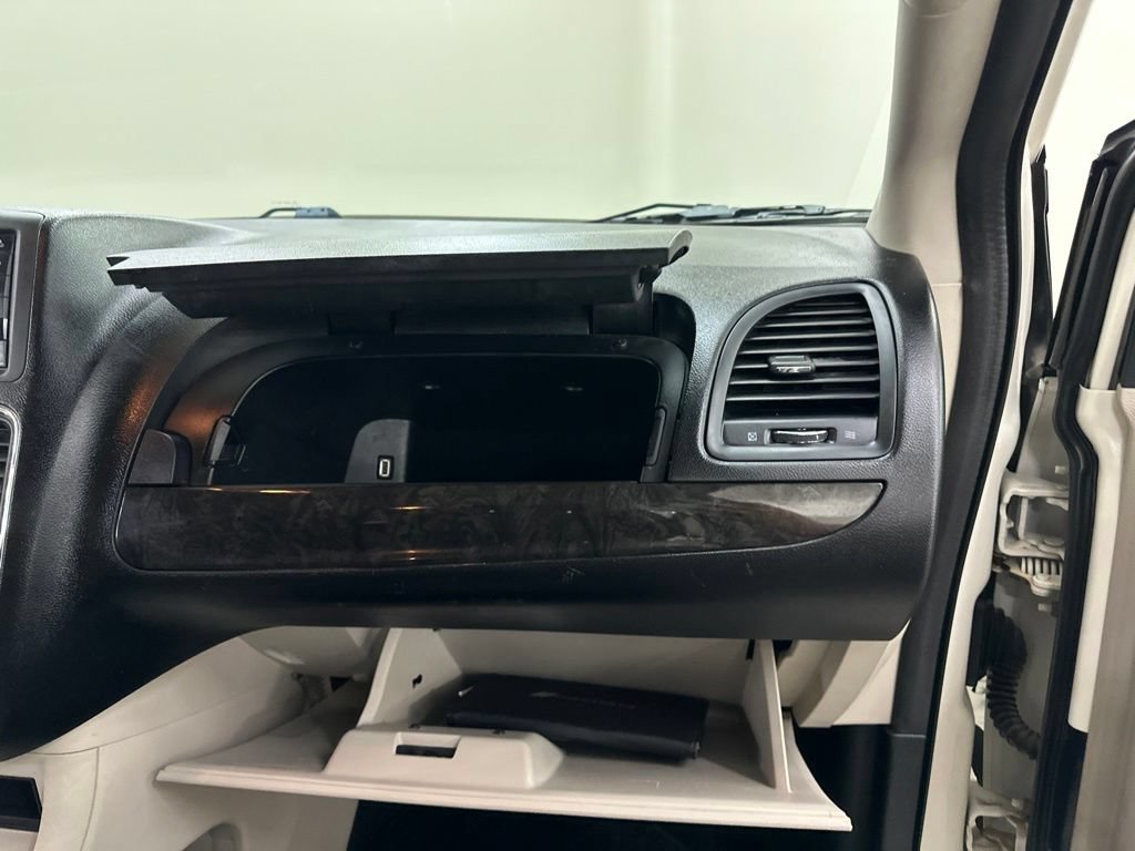 Used 2012 Dodge Grand Caravan SXT w/ Entertainment Group 1 FWD image 25