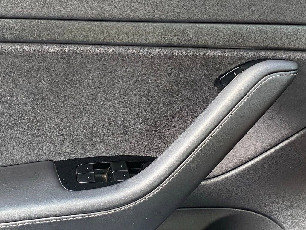 Used 2020 Tesla Model 3 Standard Range Plus image 31