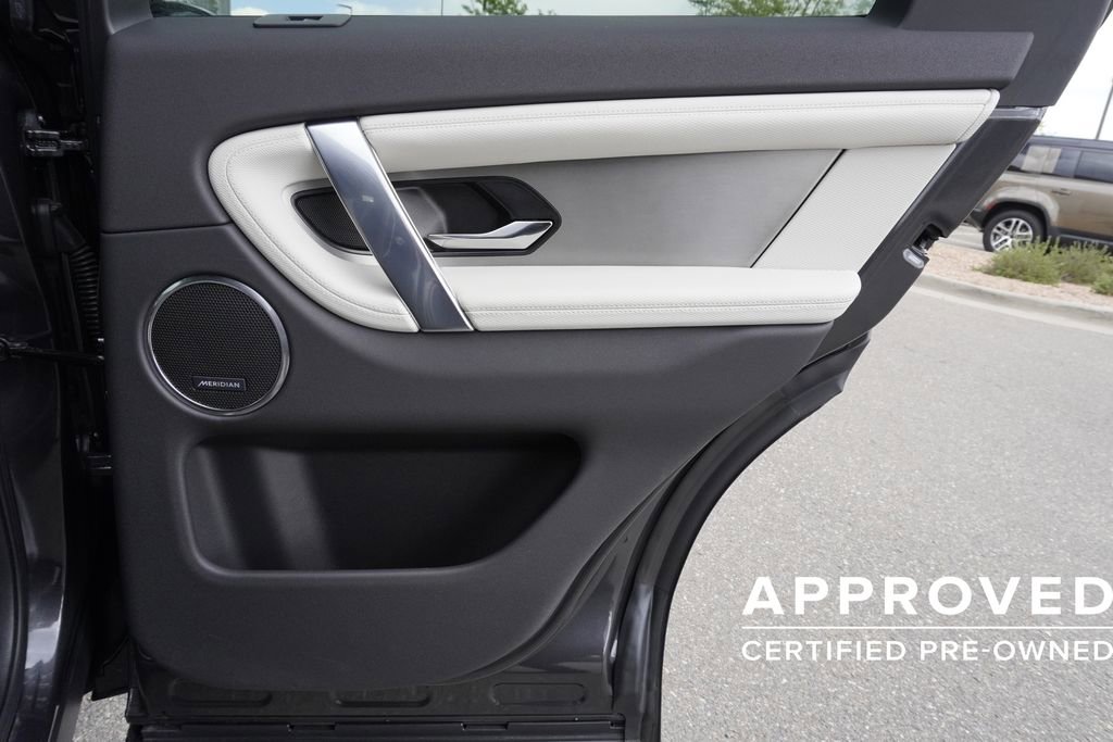 Used 2025 Land Rover Discovery Sport Dynamic SE image 25