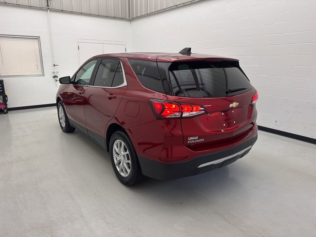 Used 2024 Chevrolet Equinox LT w/ LPO, Floor Liner Package FWD image 4