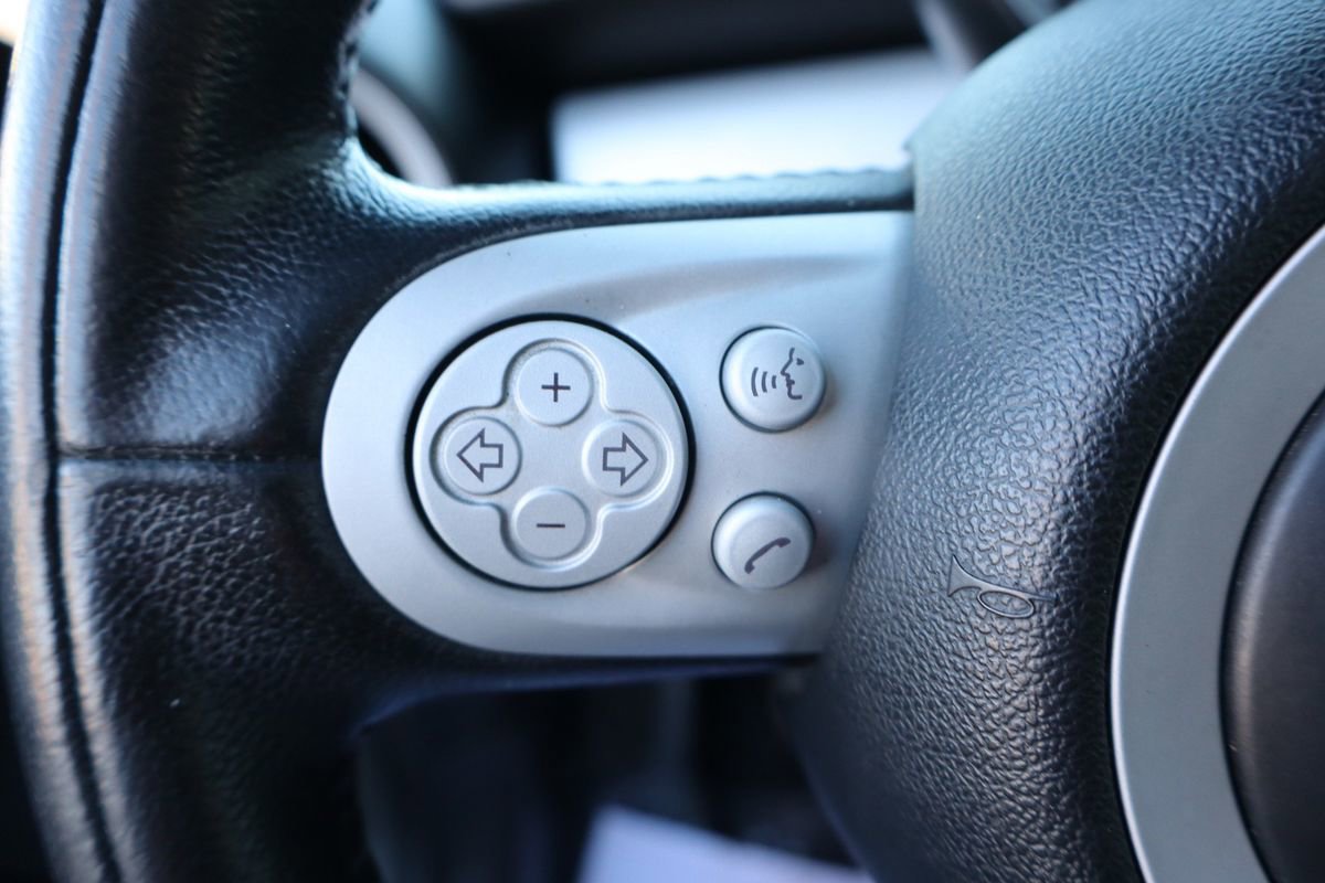 Used 2009 MINI Cooper Hardtop w/ Premium Pkg image 13