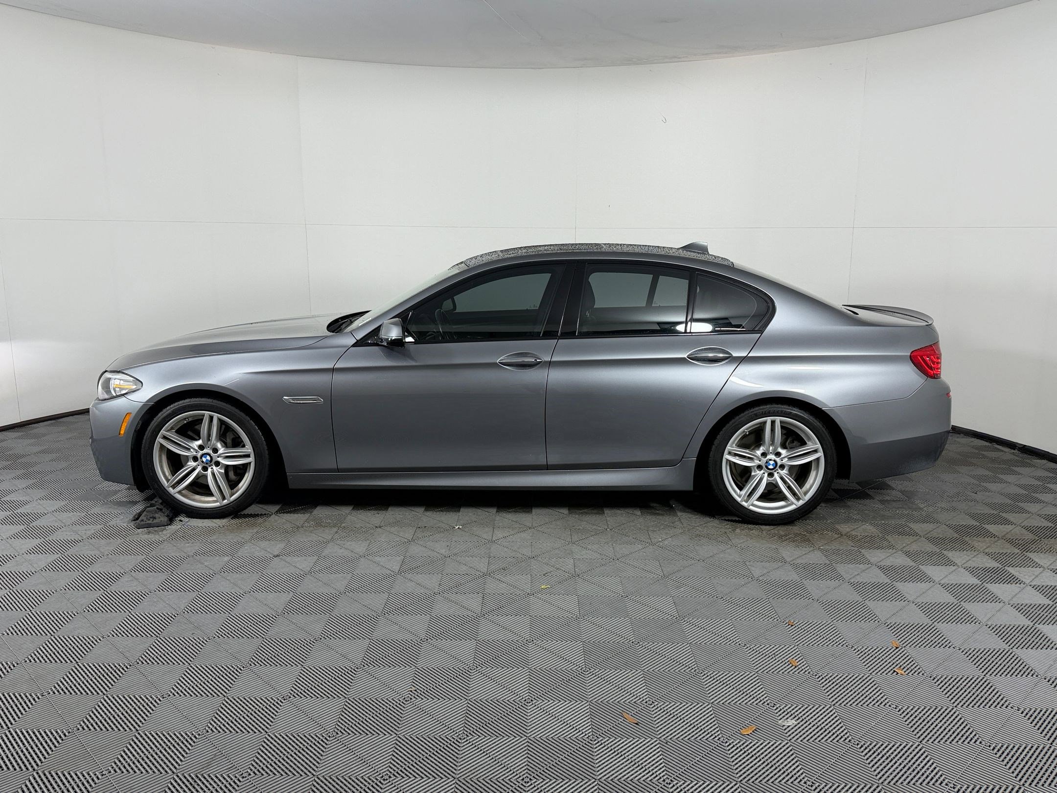 Used 2016 BMW 535i Sedan RWD image 2