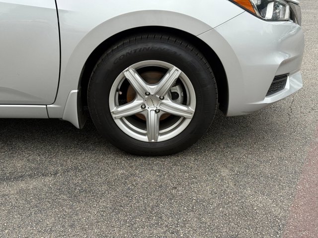 Used 2021 Nissan Versa S FWD image 26