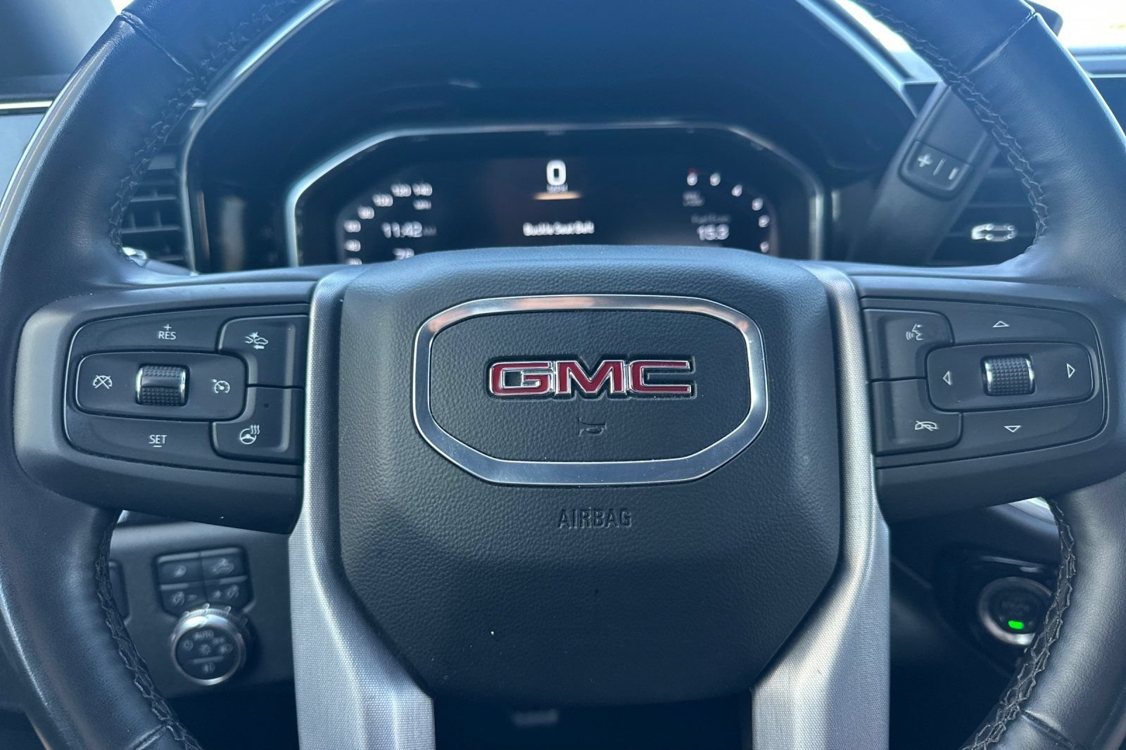Used 2025 GMC Sierra 1500 SLT RWD image 32