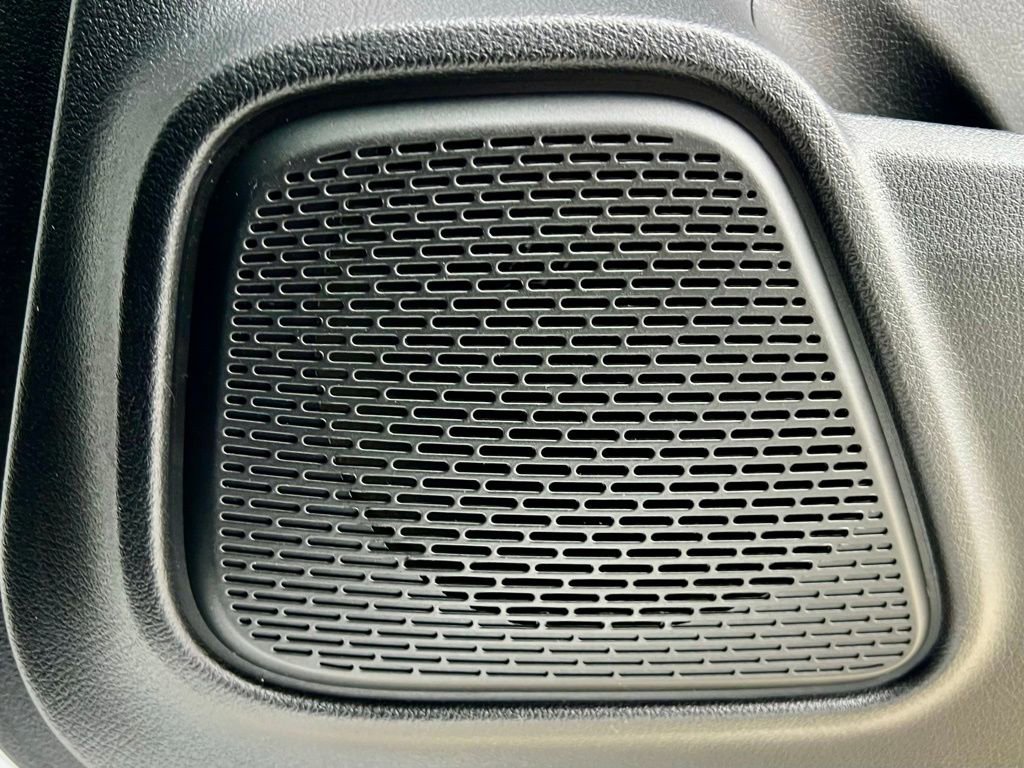 Certified 2025 Mercedes-Benz GLB 250 4MATIC image 28