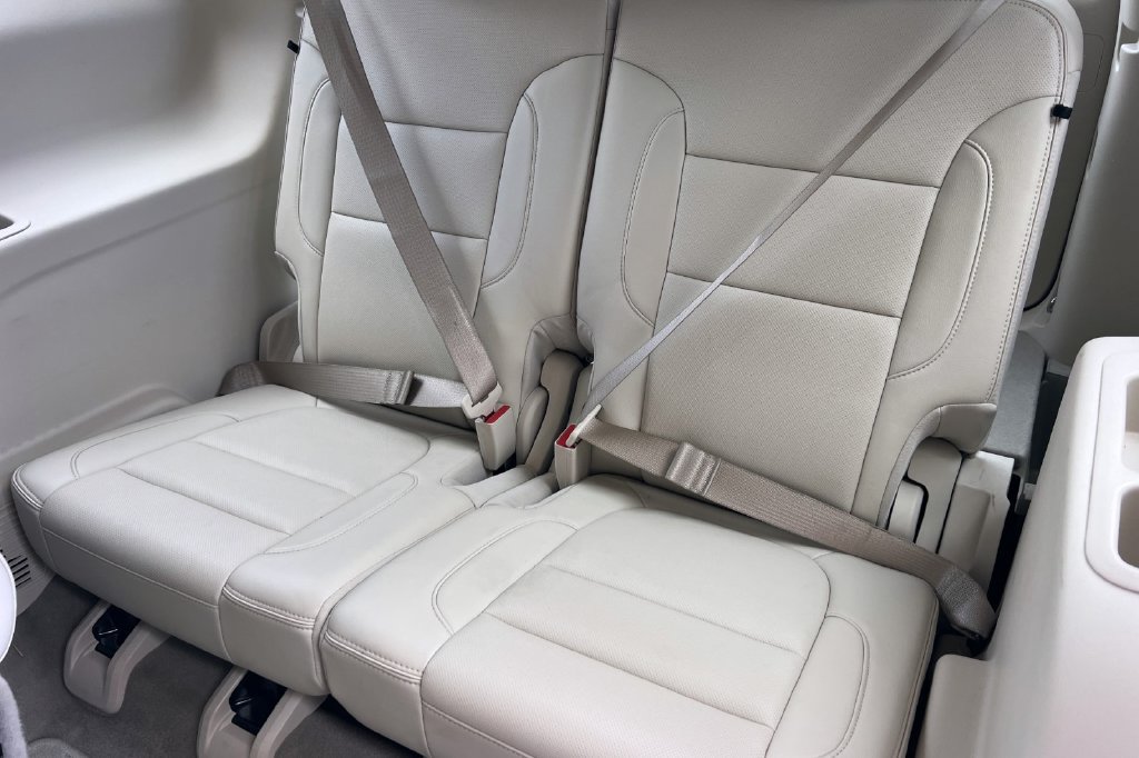 Used 2021 GMC Acadia Denali w/ Denali Technology Package FWD image 18