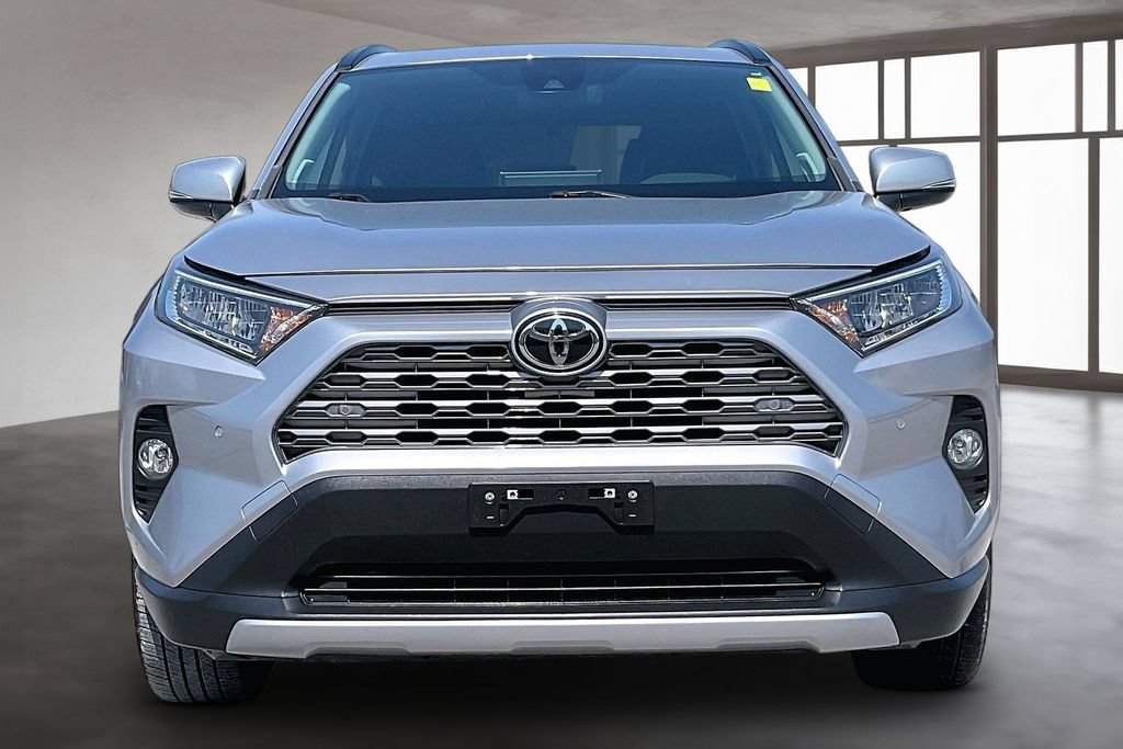 Used 2020 Toyota RAV4 Limited FWD image 2